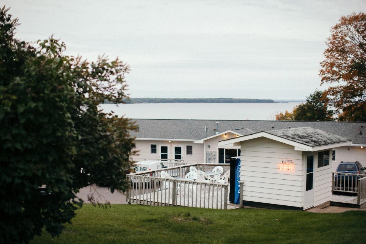Seagull Bay Motel Bayfield Extérieur photo